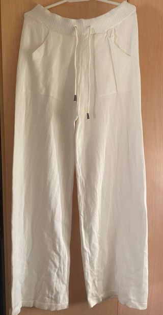 Conjunto pantalón y suéter blanco