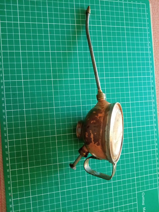 Antica coppa per olio ferroviaria