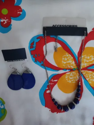 Conjunto collar y pendientes azul plateado
