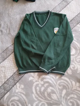 Jersey escolar verde talla 12
