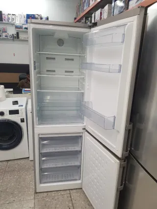 Nevera Combi Beko 1.85m con garantía 