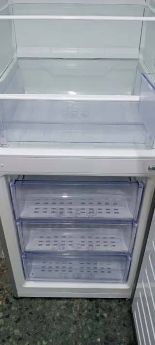 Nevera Combi Beko no Frost energía A+