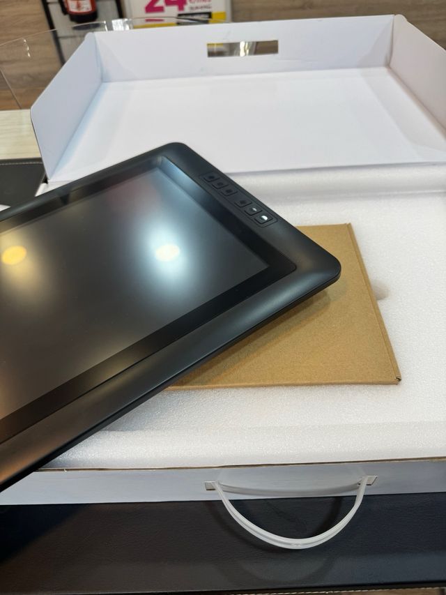 Tableta Gráfica XP-PEN Artist 15.6. Poco uso