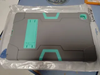 Funda tablet A7 gris con soporte