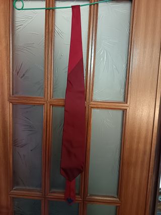 Corbata de seda roja