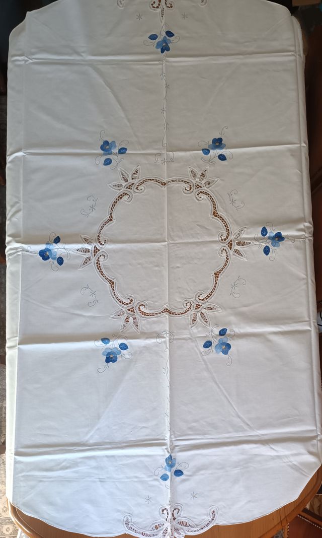 Mantelería antigua redonda