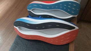Zapatillas Mizuno Neo Vista Azul y Roja