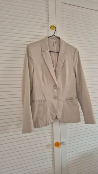 Americana beige mujer