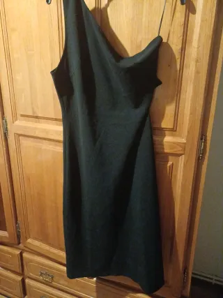 Vestido asimétrico negro