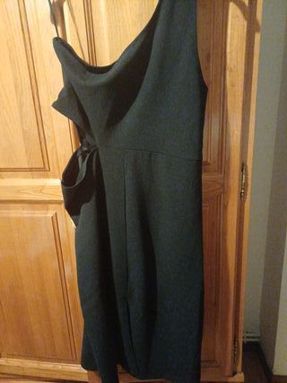 Vestido asimétrico negro