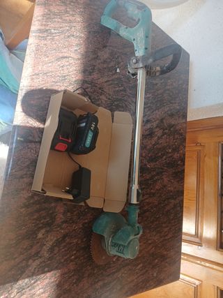 Desbrozadora a batería