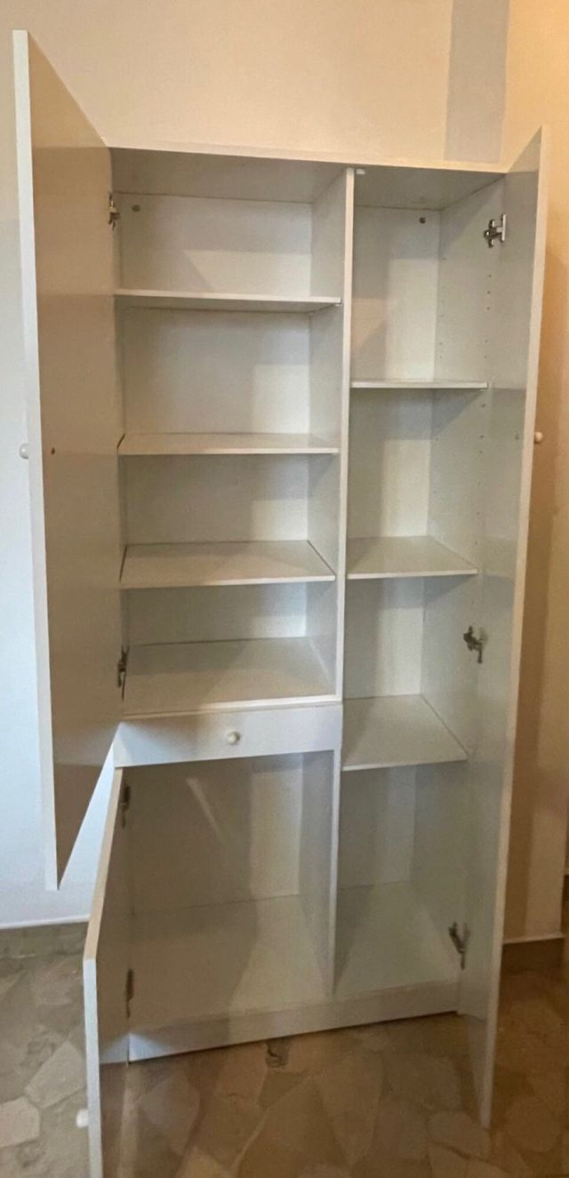 Armadio 3 ante battenti + 1 cassetto