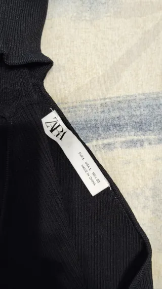 Top negro cuello alto manga larga