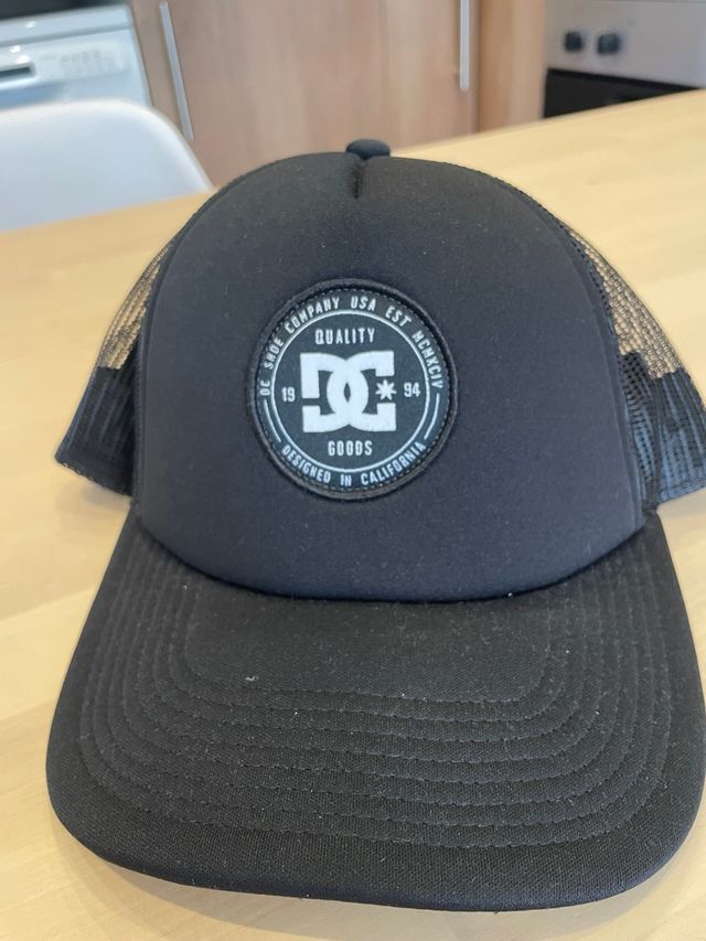 Gorra DC Shoes Negra Trucker