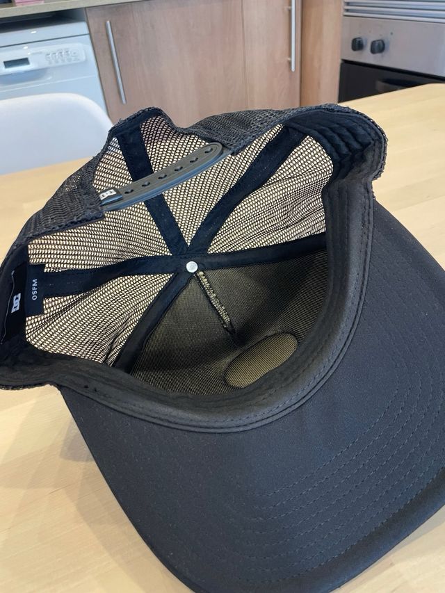 Gorra DC Shoes Negra Trucker