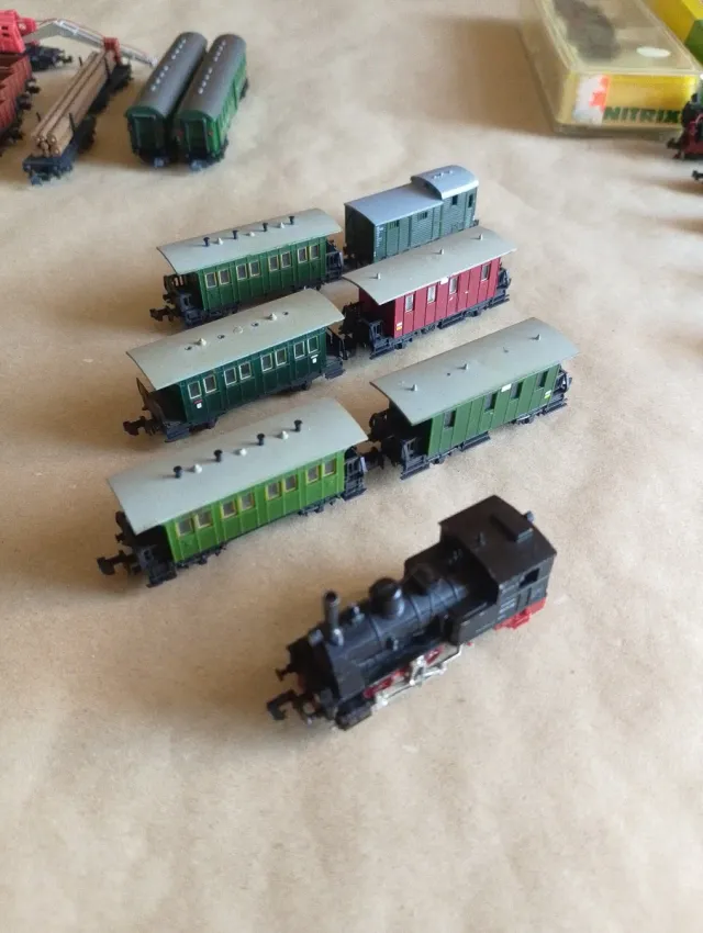 Lote 6 vagones y locomotora