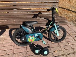 Bicicleta infantil Decathlon con ruedines