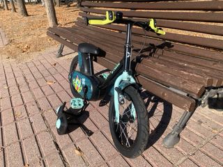 Bicicleta infantil Decathlon con ruedines