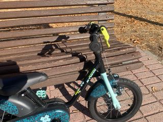 Bicicleta infantil Decathlon con ruedines