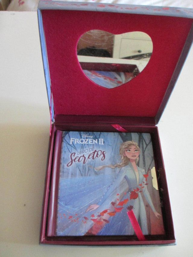 Frozen. Caja con Libro de secretos con con llave