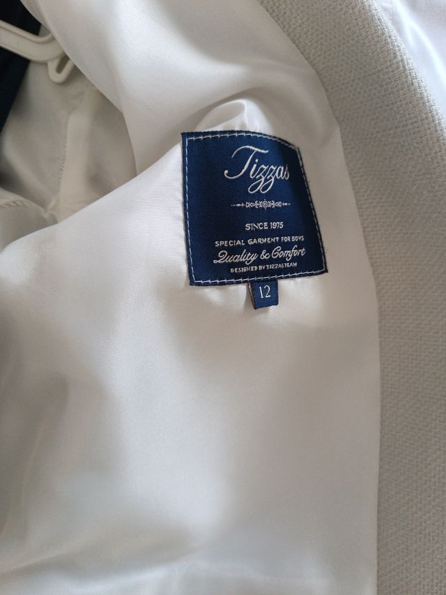 Traje comunión niño beige y azul marino 