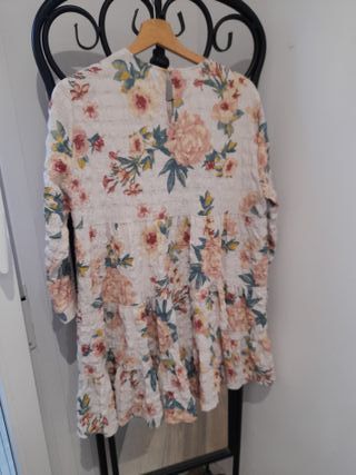 Vestido Zara floral blanco y rosa