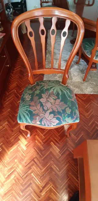 Mesa de comedor y 6 sillas