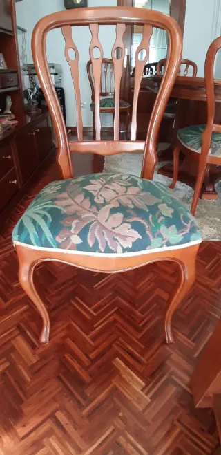 Mesa de comedor y 6 sillas
