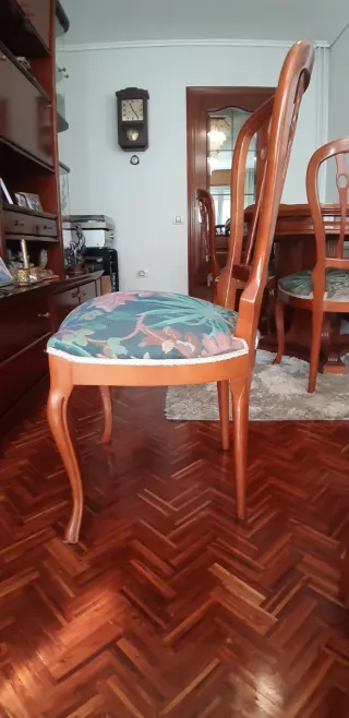 Mesa de comedor y 6 sillas