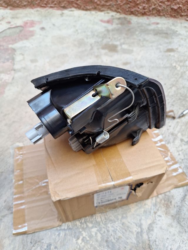 Intermitente Izq Mitsubishi Montero 2800