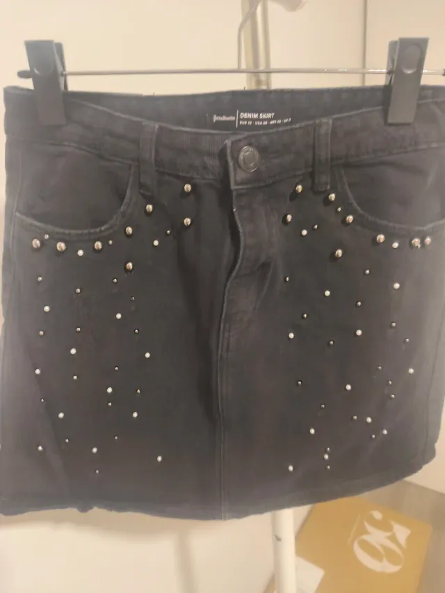 Falda vaquera mini Stradivarius tachas