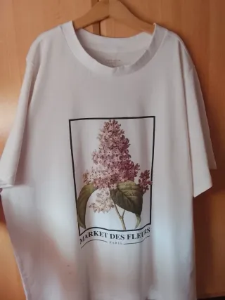 Camiseta blanca floral Talla L