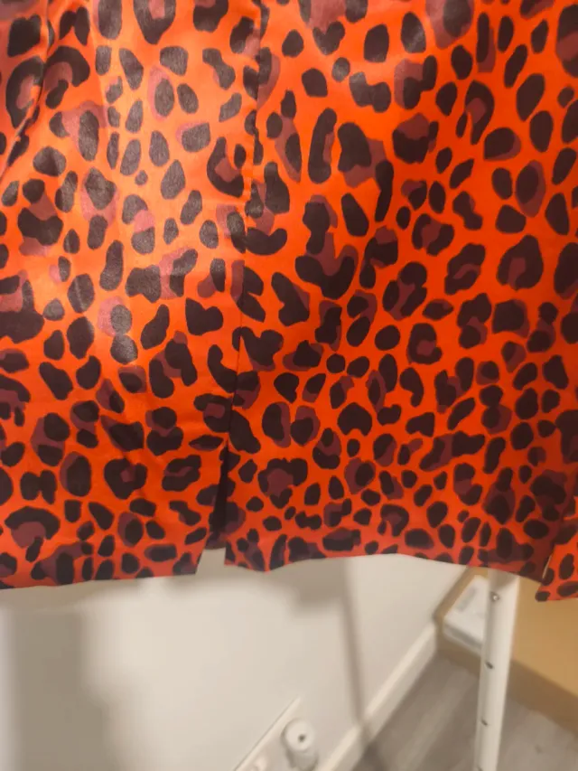 Falda mini satén Bershka estampado leopardo
