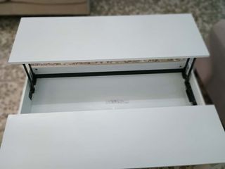 Mesa elevable blanca estilo IKEA
