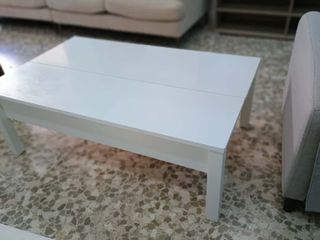 Mesa elevable blanca estilo IKEA