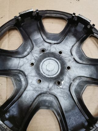 (86) Tapacubos 14" Ford KA+
