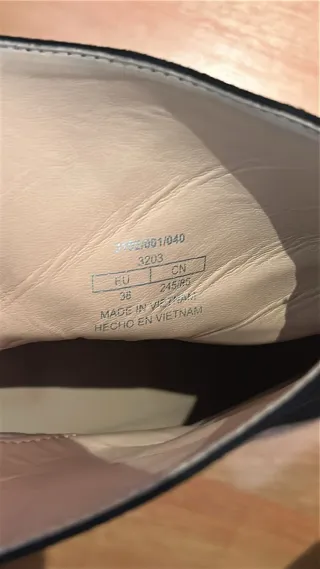 Botines negros estilo ante Zara 