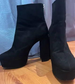 Botines negros estilo ante Zara 