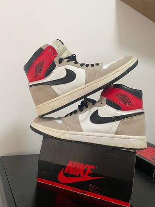 Nike Jordan 1 Beige y Rojo
