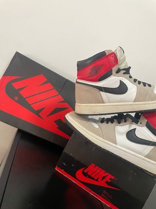 Nike Jordan 1 Beige y Rojo