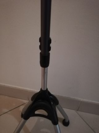 Bastone quadripode per anziani/disabili