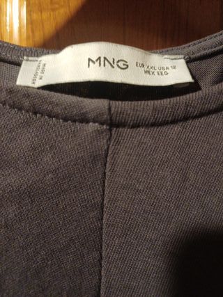 Vestido gris sin mangas con nudo