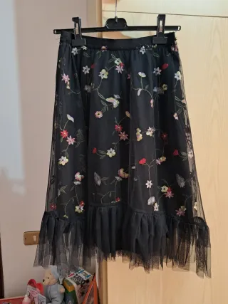 Gonna lunga tulle ricamata floreale
