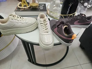 Zapatillas Beige y Marrones y nike talla 38.5