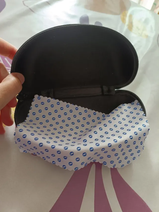 Funda para gafas negra con paño