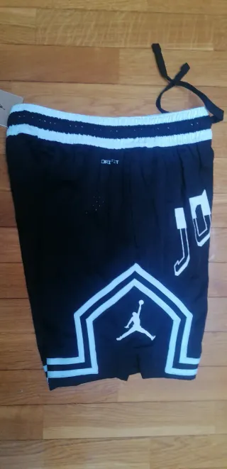 Pantalón corto Jordan negro y blanco