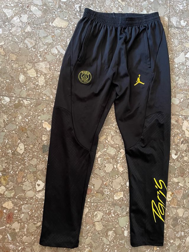 Pantalón Jordan PSG Negro y Amarillo