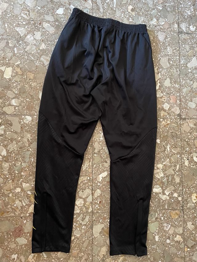 Pantalón Jordan PSG Negro y Amarillo