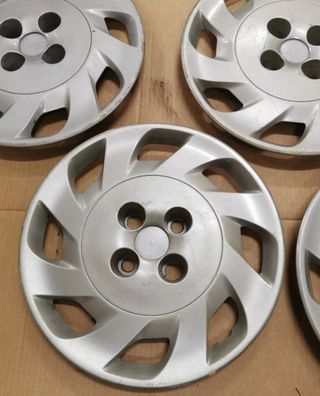 (87) Tapacubos 14" Fiat Punto originales 