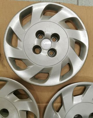 (87) Tapacubos 14" Fiat Punto originales 